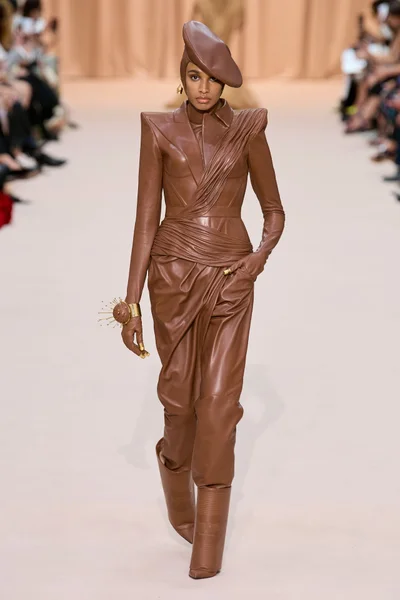 Look 48
